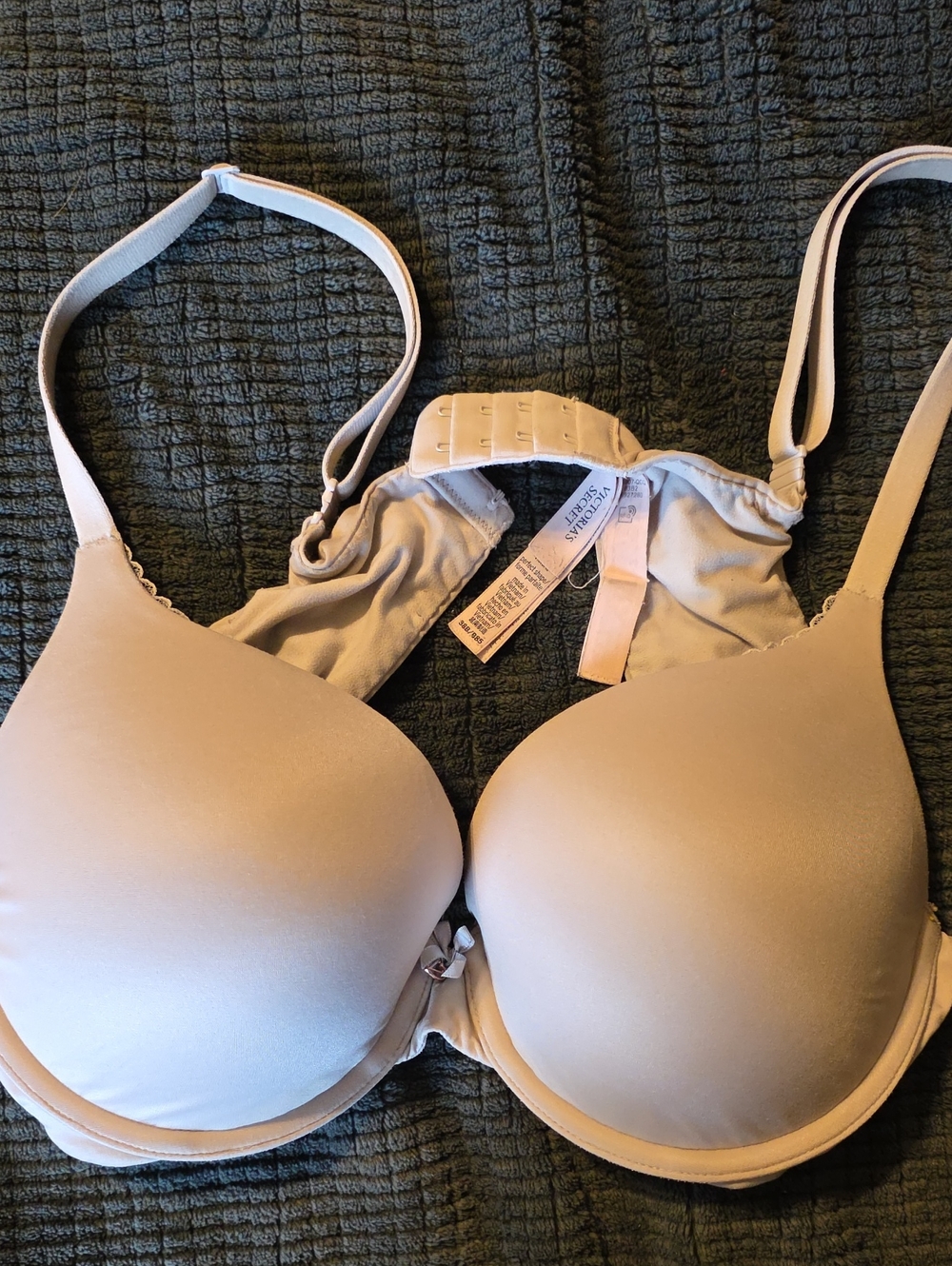 Victora's Secret Light Gray T-Shirt Bra - Seamless Push-Up Support 38B